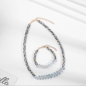 NEW Beautiful Necklace and Bracelet Set